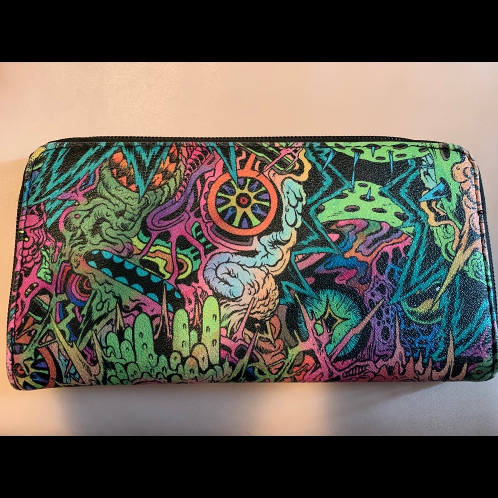 Psychedelic Wallet 🦜